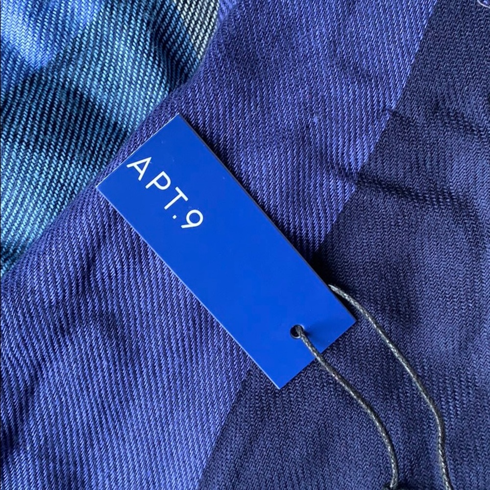 Blue Color-block Scarf - Picture 2 of 3